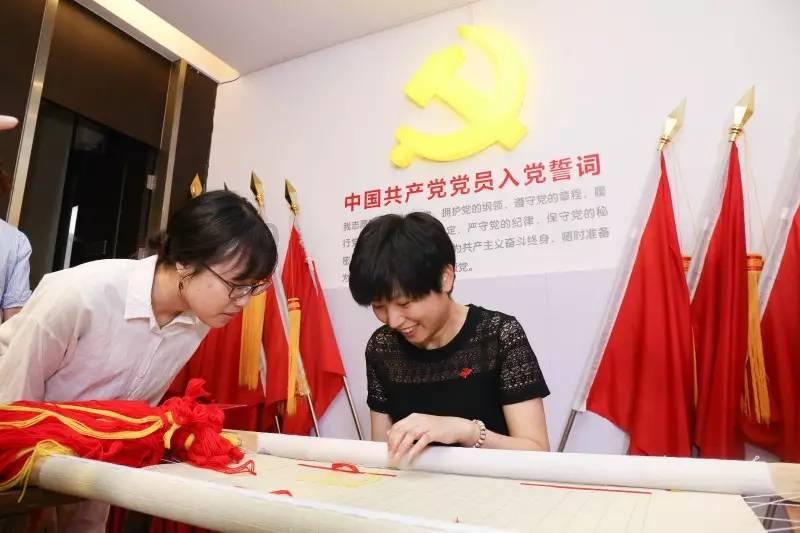绿色吊带背心搭配修身短裤,清凉曼妙不失小性感,你觉得如何?-专业有问必答平台